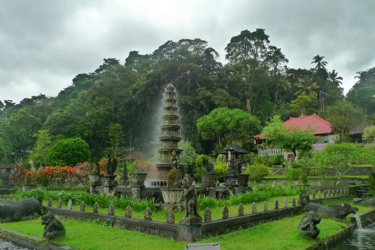 Tirta Gangga, Bali
